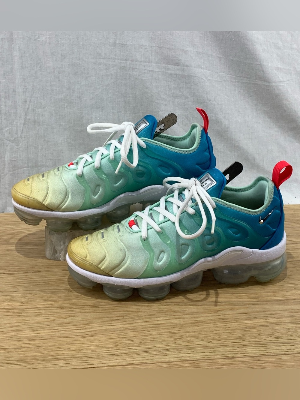 Nike Air VaporMax Plus Women’s Size 8 Mint Silver Blue Shoes